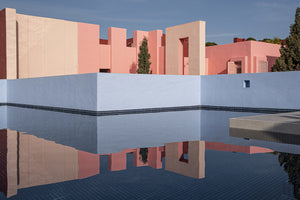 photo-wallpaper-geometric-pink-pool-reflections