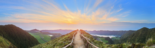 photo-wallpaper-ridge-trail-above-volcanic-crater-lakes-at-sunrise