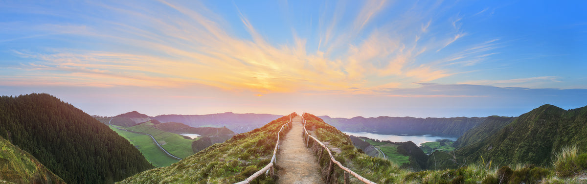 photo-wallpaper-ridge-trail-above-volcanic-crater-lakes-at-sunrise