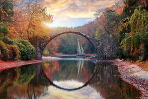 photo-wallpaper-stone-arch-bridge-mirrored-in-an-autumn-forest-lake