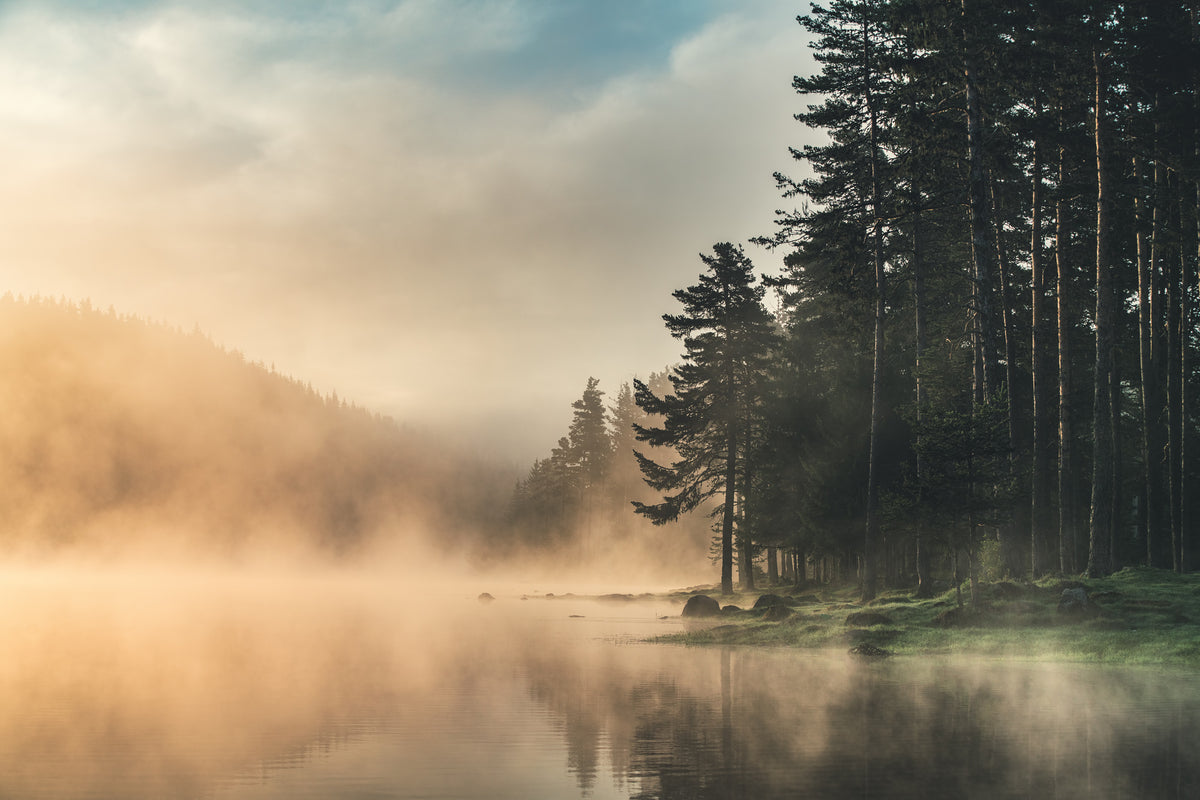 photo-wallpaper-morning-fog-on-the-lake-sunrise-shot