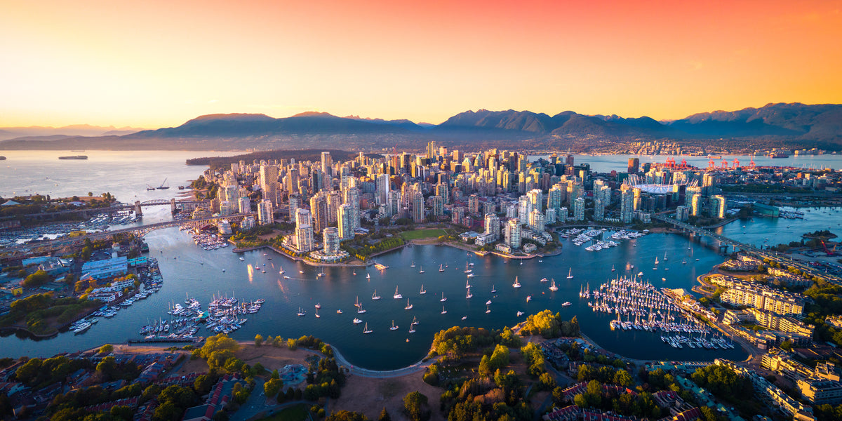 photo-wallpaper-vancouver-skyline-above-the-bay-in-glowing-sunset-light