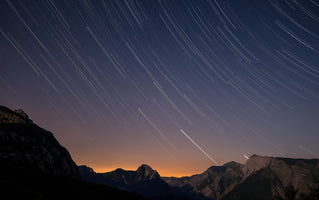 photo-wallpaper-startrails-over-the-apuan-alps-at-sunset-tuscany-italy
