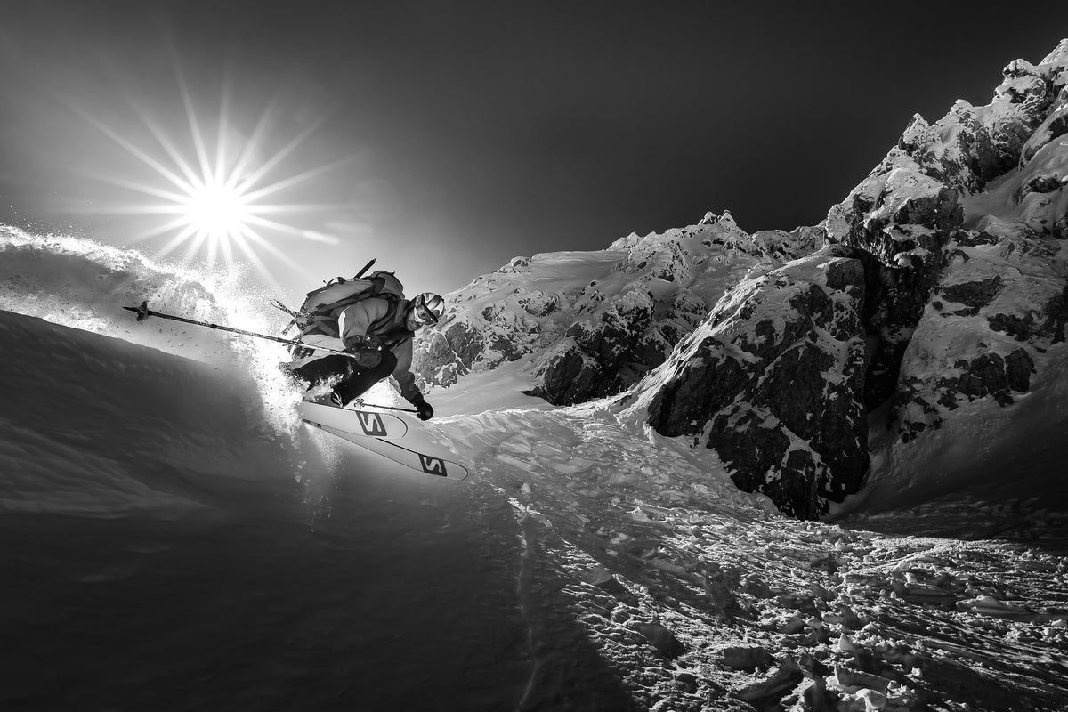 photo-wallpaper-snow-splash-over-the-edge-x
