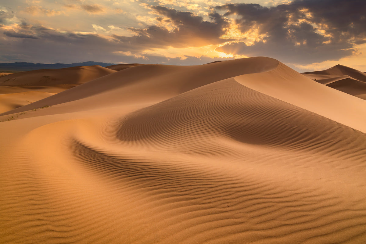 photo-wallpaper-sunset-over-the-sand-dunes-in-the-desert