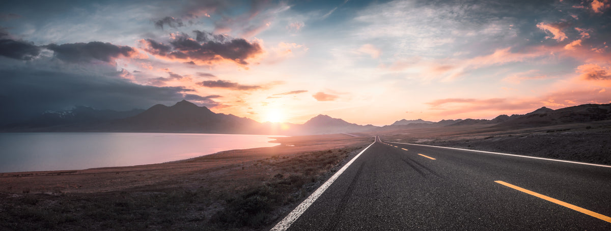 photo-wallpaper-lake-and-road-at-sunset