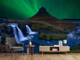 photo-wallpaper-kirkjufell-under-a-boreal-green-sky