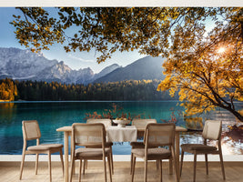 photo-wallpaper-turquoise-mountain-lake-in-autumn-foliage-backlight-over-the-peaks