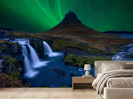 photo-wallpaper-kirkjufell-under-a-boreal-green-sky